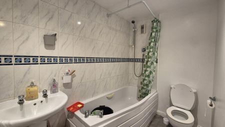 2 bedroom flat to rent - Photo 5