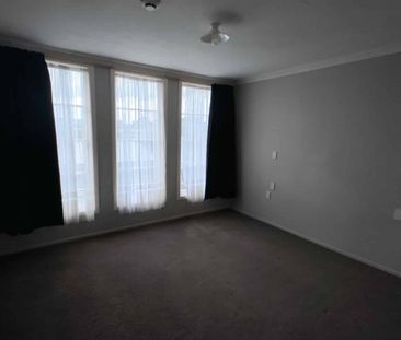 Large Family Home - Photo 3