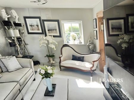 3 bedroom mid-terrace to rent Snape Barns, Snape Hall Lane, CW2 - Photo 5