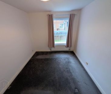 11 Glencolin Close, Glen Road, Belfast, BT11 8PE - Photo 5