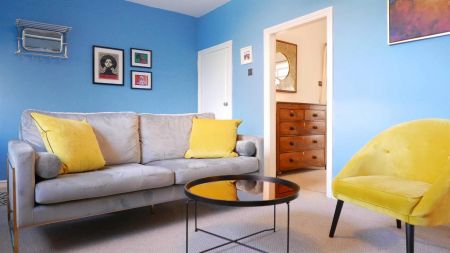 2 Bedroom Cottage - Terraced - Photo 2