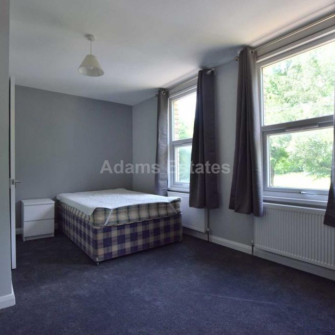 1 bedroom in a house share to rent - Photo 1