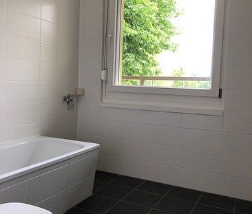 Moderne 2-Zimmerwohnung mit Badewanne und Dusche - Photo 1