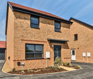 4 bedroom detached house to rent - Photo 2