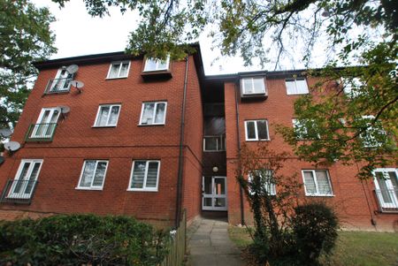 Deans Gate Close, Forest Hill, London - Photo 5