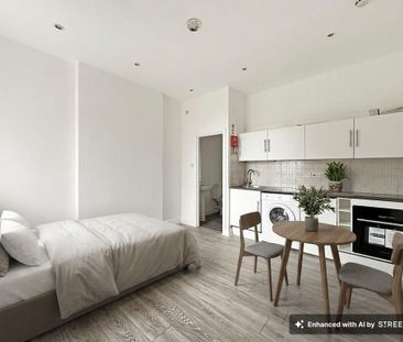 Studio to rent - Photo 2