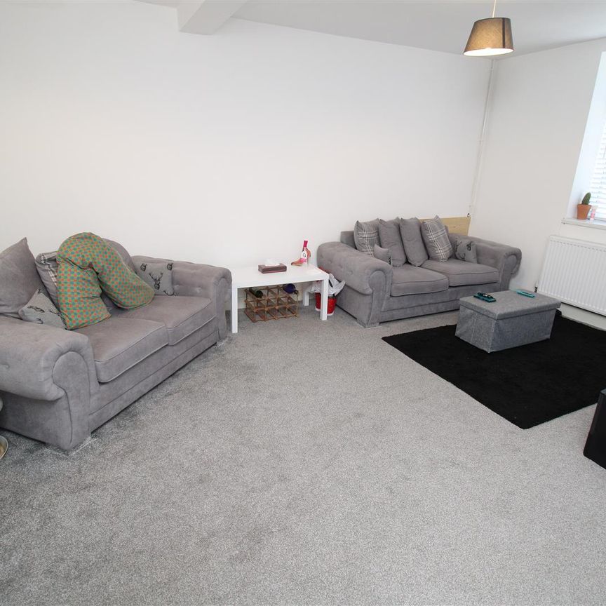 House - Terraced For Rent Bailey Street, Porth - Photo 1