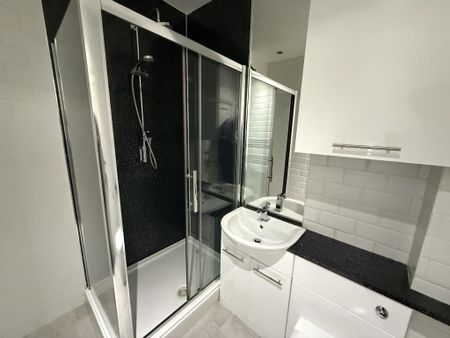 2 bedroom flat to rent - Photo 5