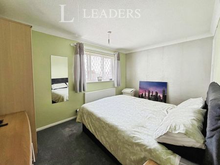 2 bedroom semi-detached house to rent - Photo 4