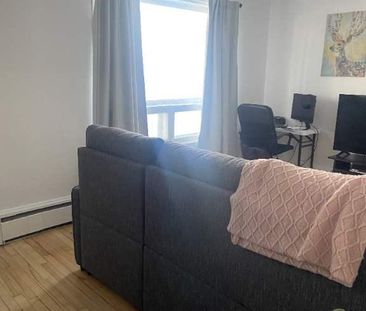 4 1/2 situé à Limoilou disponible immédiatement - Photo 4