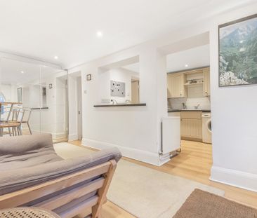Flat to rent - Shooters Hill Road, London, SE3 - Photo 6