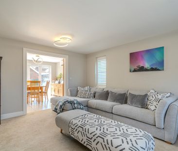 Waring Crescent, Aylesbury, Aston Clinton - Photo 1