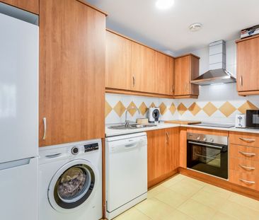 Middle Floor Apartment in Elviria - Photo 1