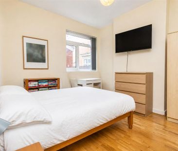 8 bedroom house to rent - Photo 2