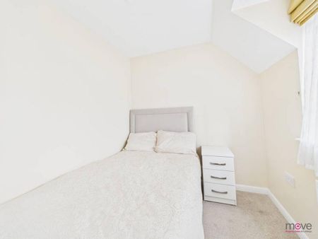 2 bedroom coach house to rent - Photo 2