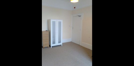 Bedsit, Southleigh Road, BS8 - Photo 2