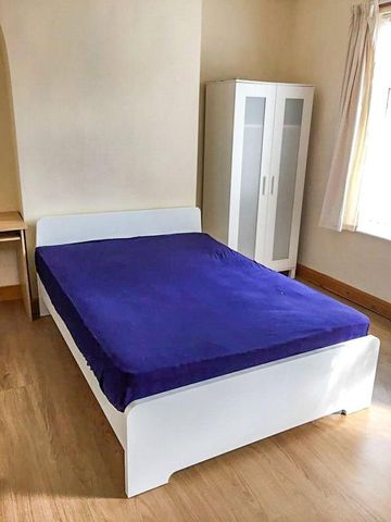 4 bedroom terraced house to rent - Photo 3