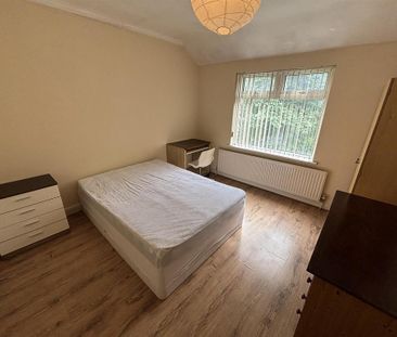 3 bedroom private hall to rent - Photo 2