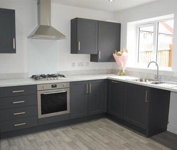 2 bedroom terraced house to rent - Photo 4