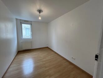 Location Maison 5 pièces 111 m2 à Saint-Quentin - Photo 5