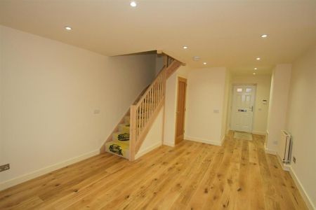 2 bedroom end of terrace house to rent - Photo 3