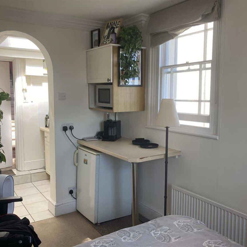 Vyvyan Terrace, Clifton, Bristol - Photo 1
