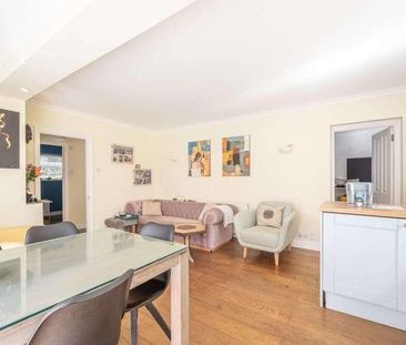 Sunrise View, Mill Hill, NW7 - Photo 1