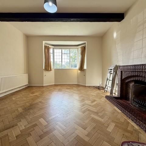 4 Bed House - detached - Photo 1
