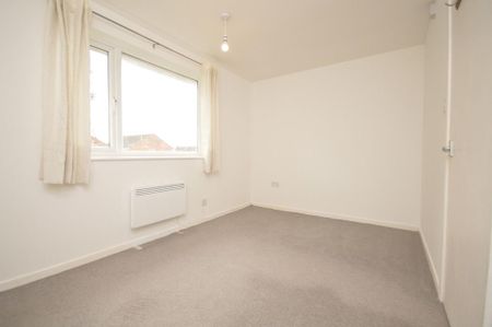 2 bedroom semi-detached house to rent - Photo 2