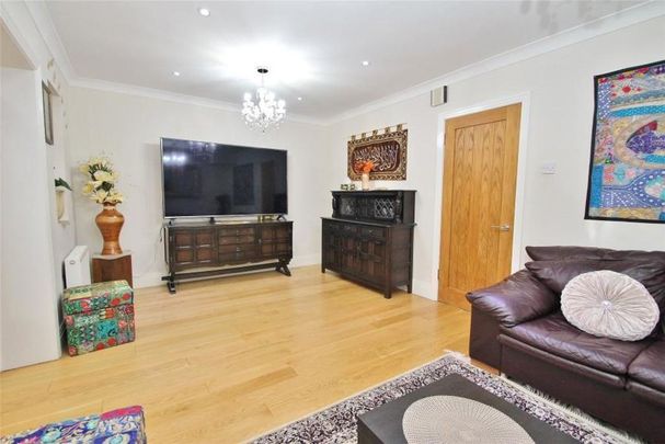 4 bedroom semi-detached bungalow to rent - Photo 1