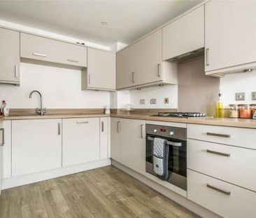 3 bedroom semi-detached house to rent - Photo 6