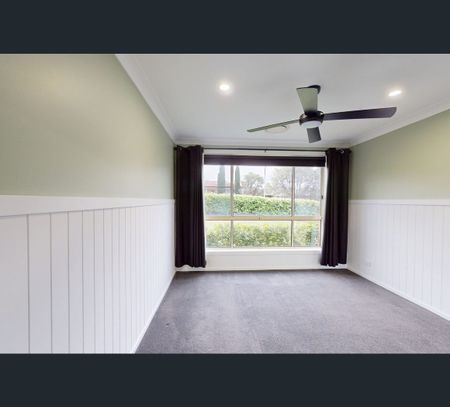 7 Budgeree Drive, Aberglasslyn, NSW 2320 - Photo 2