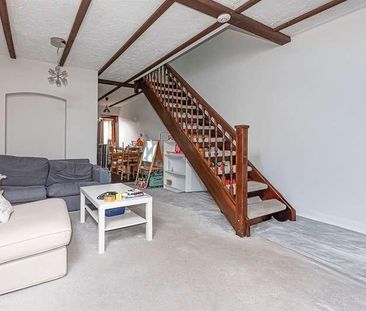 All Saints Close, Wokingham, RG40 - Photo 1