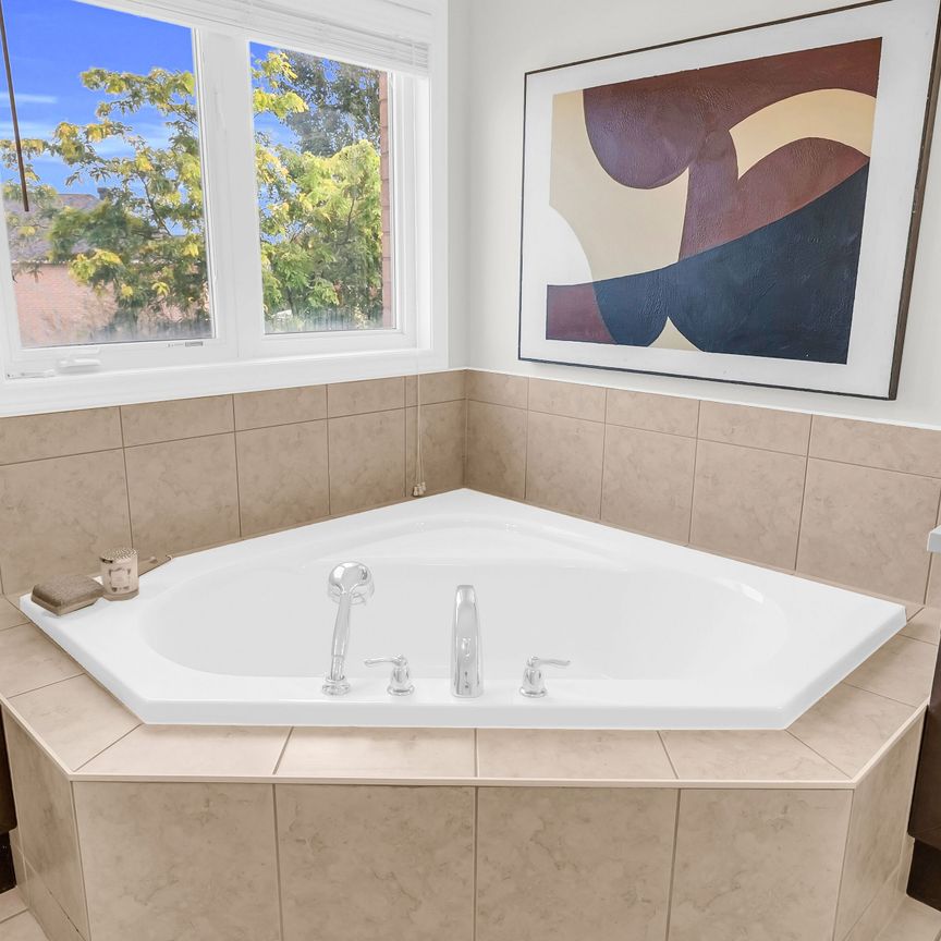 For Lease - 3236 Tacc Drive Unit# Main & Upper, Mississauga, Ontario - Photo 1