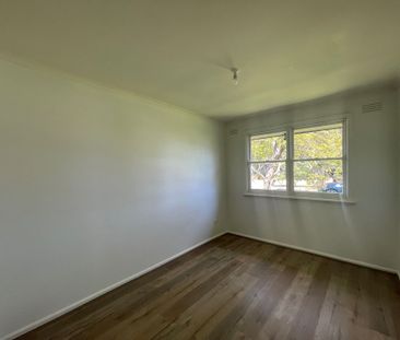 ***Property on Hold*** - Beautifully Renovated 3-Bedroom Home in a ... - Photo 5