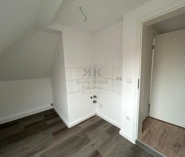 Kleine Dachgeschosswohnung in Gelsenkirchen Bismark - Photo 1