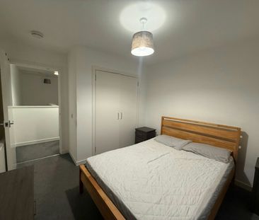 Flat to rent on - Photo 2