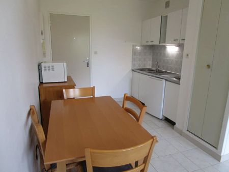 Grand studio avec prêt de meubles - Photo 2