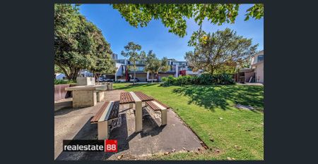 ELEGANCE & SPACE IN THE HEART OF BURSWOOD! - Photo 4