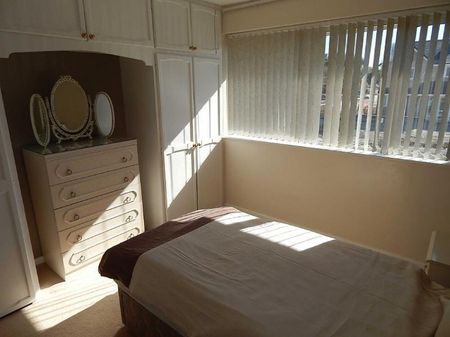 3 Bedroom Semi Detached To Let - Photo 4