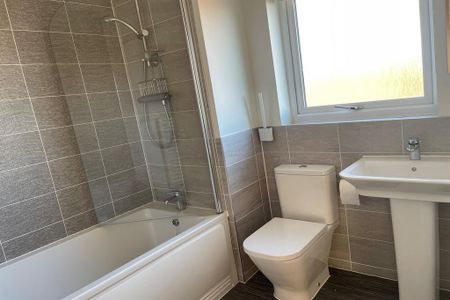 3 bedroom end of terrace house to rent - Photo 5