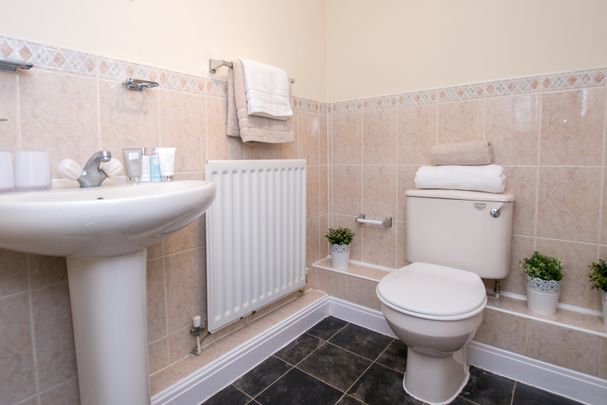 Delfont Close, Maidenbower, West Sussex, RH10 - Photo 1
