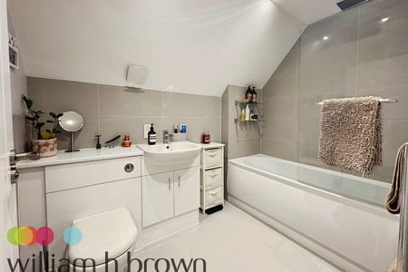 High Street - Photo 5