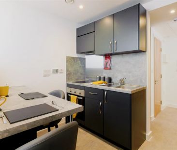 Bedford - Studio Style A07 - Photo 4