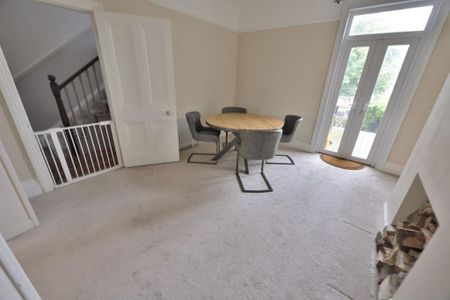 3 bedroom terraced house to rent - Photo 5