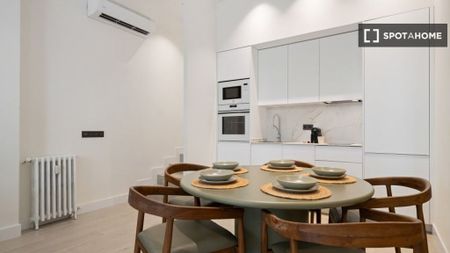 3 room luxury Apartment for rent in Madrid, Spain - Photo 3