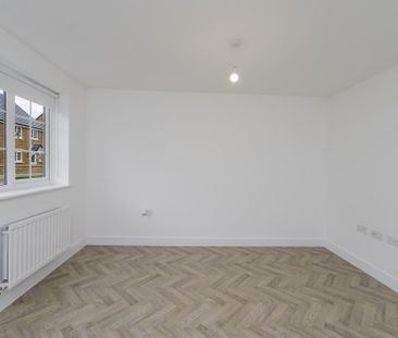 2 bedroom semi-detached house to rent - Photo 3