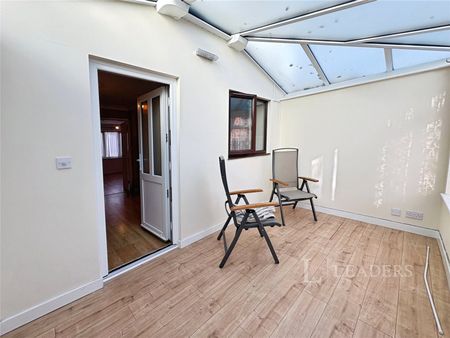 3 bedroom house to rent Foden Avenue, Ipswich, IP1 - Photo 2