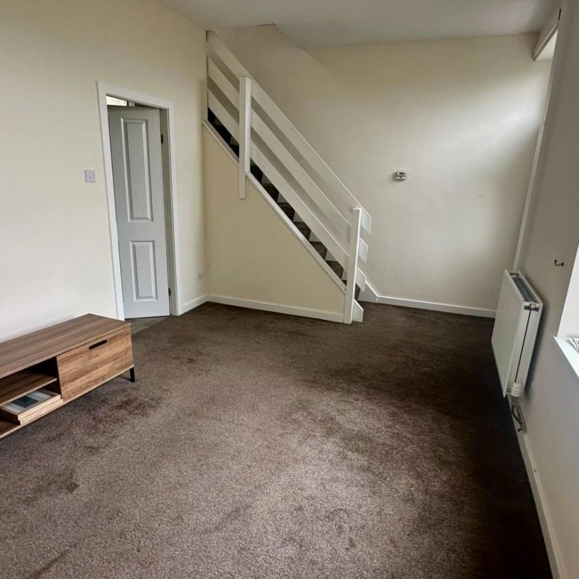 2 bedroom House To Let Total Size: 679 SQ FT - Photo 1