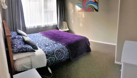 Furnished 2-Bedroom Unit in Great Location - Photo 2